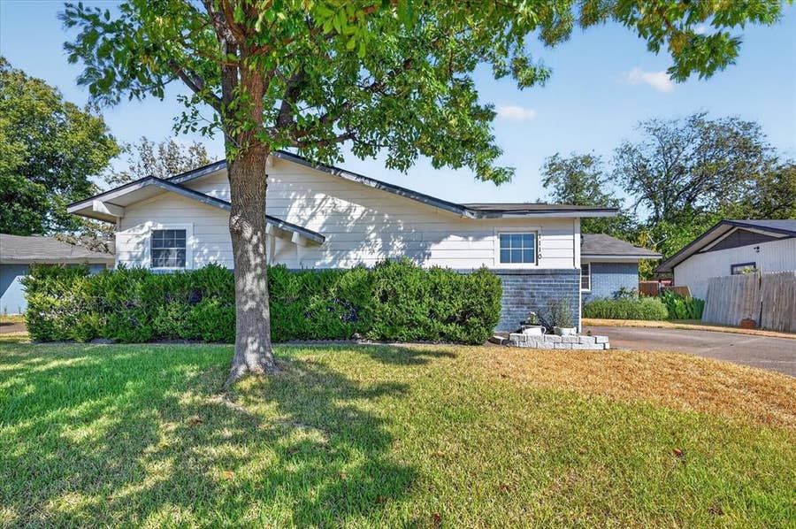 Property photo for 1110 Vegas Drive, Garland, TX