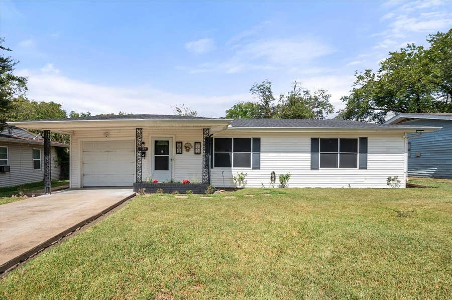 Property photo for 1725 Grace Street, Arlington, TX