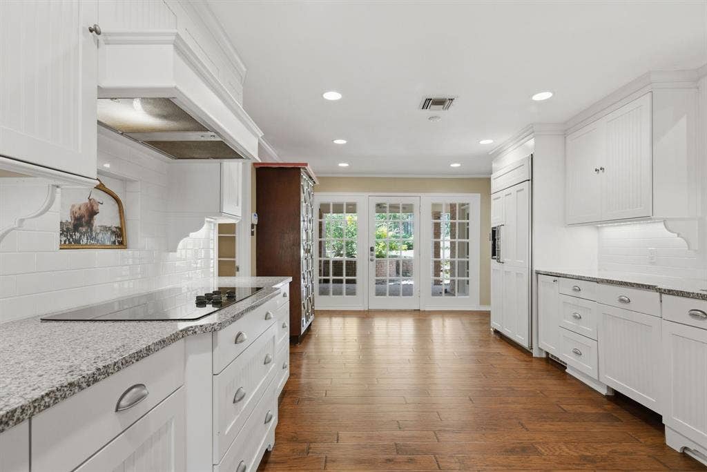 2725 Pecan Drive, Tyler, TX 75701 2725 Pecan Drive, Tyler, TX 75701