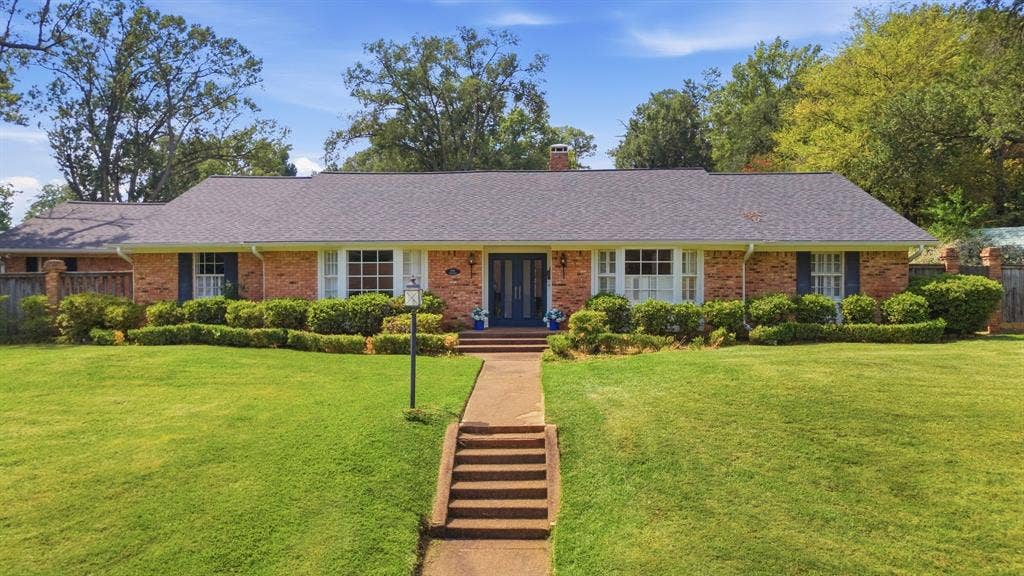 2725 Pecan Drive, Tyler, TX 75701 2725 Pecan Drive, Tyler, TX 75701