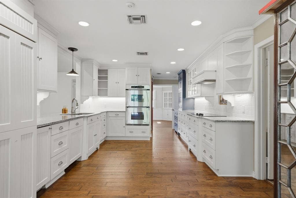 2725 Pecan Drive, Tyler, TX 75701 2725 Pecan Drive, Tyler, TX 75701