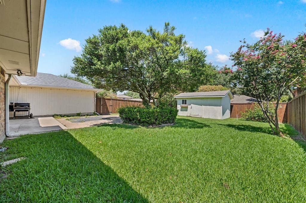1305 Tierra Calle, Carrollton, TX 75006