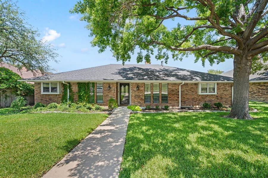 Property photo for 1305 Tierra Calle, Carrollton, TX