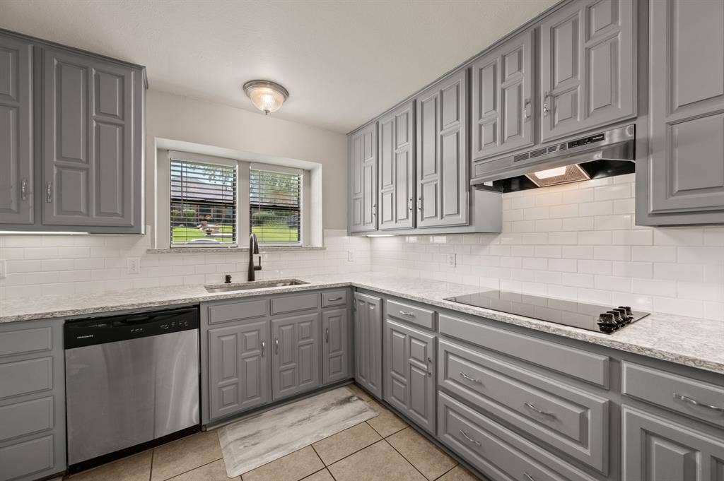 1305 Tierra Calle, Carrollton, TX 75006