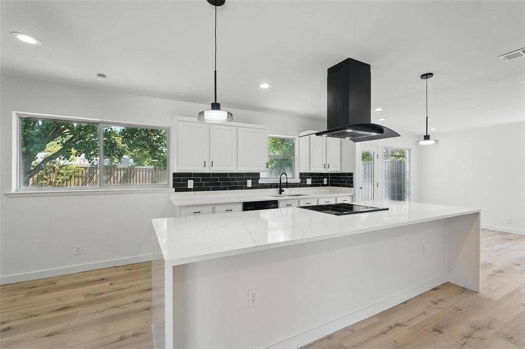 810 Greenhaven Drive, Richardson, TX 75080 810 Greenhaven Drive, Richardson, TX 75080