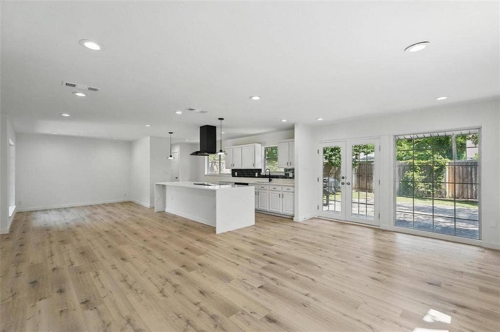 810 Greenhaven Drive, Richardson, TX 75080 810 Greenhaven Drive, Richardson, TX 75080