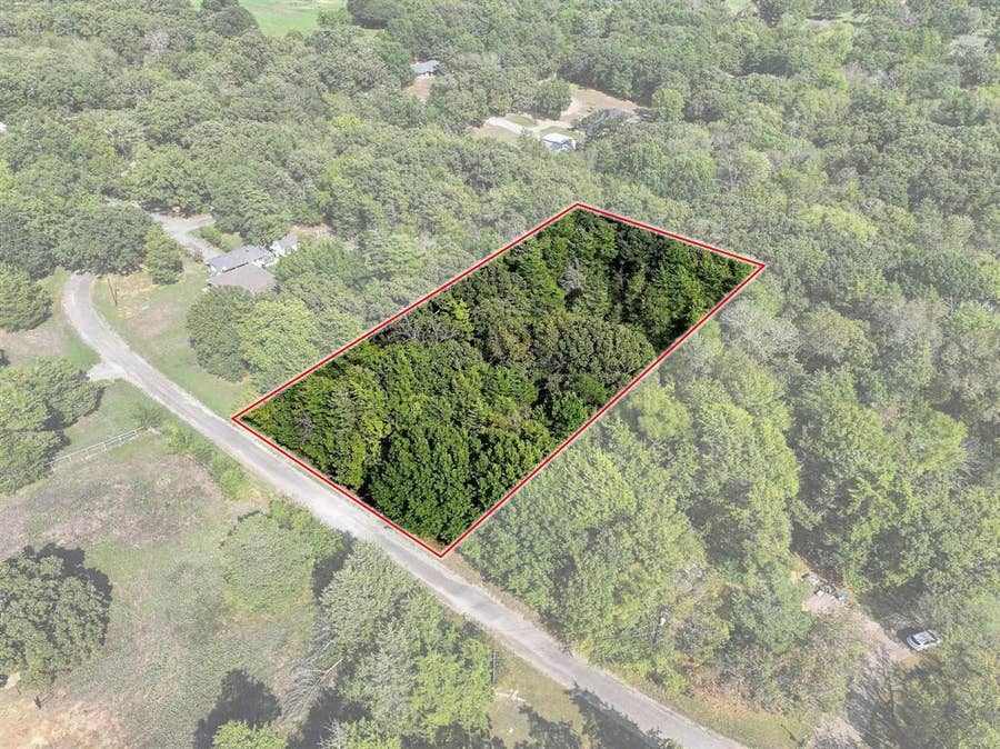 Property photo for 66 Shady Woods Lane, Denison, TX