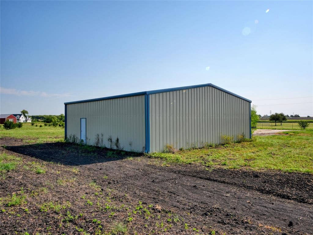 2944 CR-596, Nevada, TX 75173 Additional content