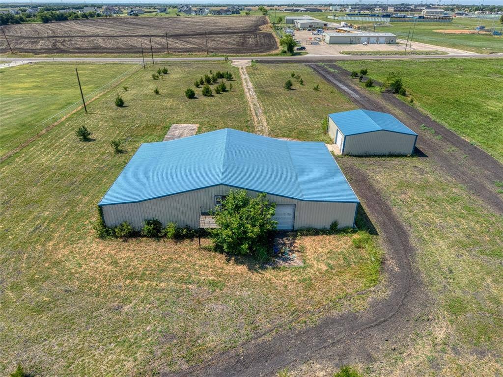 2944 CR-596, Nevada, TX 75173 Additional content