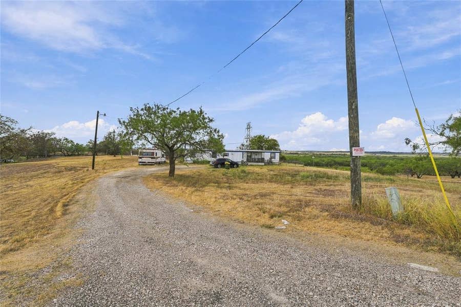 Property photo for 252 Mesa Road, Waxahachie, TX