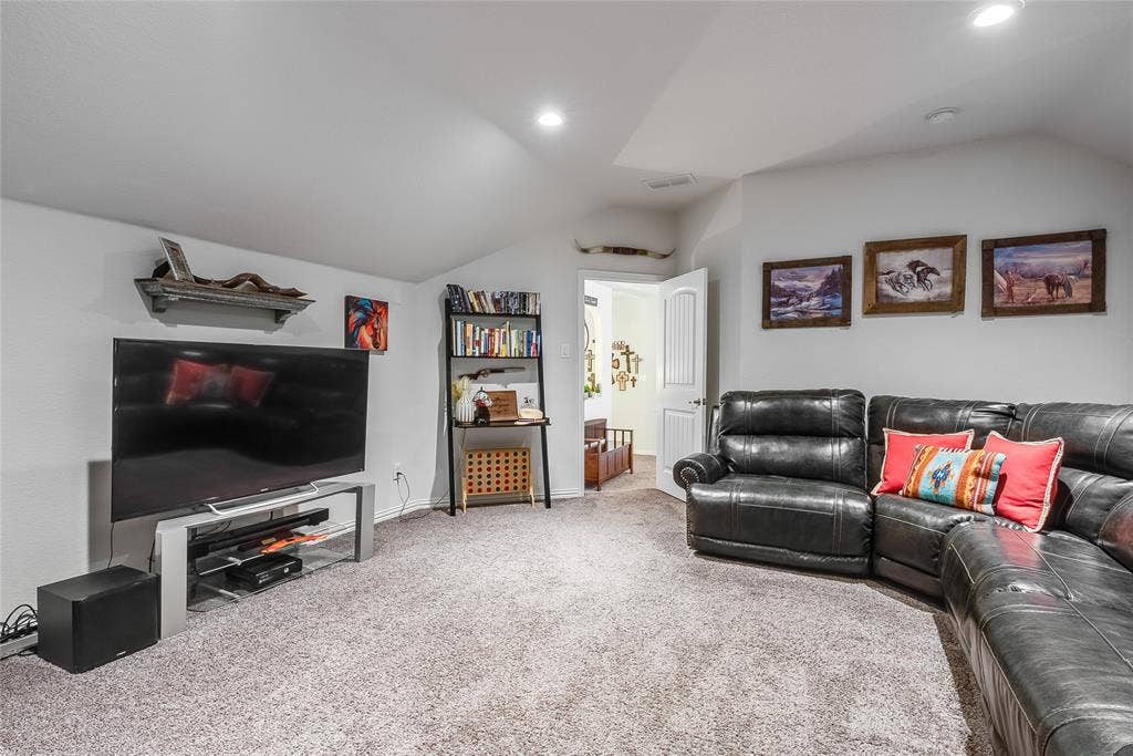 9652 Calaveras Road, Fort Worth, TX 76177