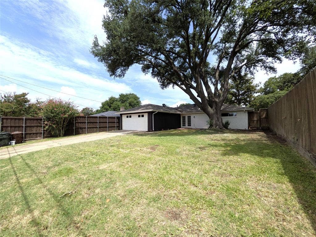 1400 Oakhill Drive, Plano, TX 75075 1400 Oakhill Drive, Plano, TX 75075