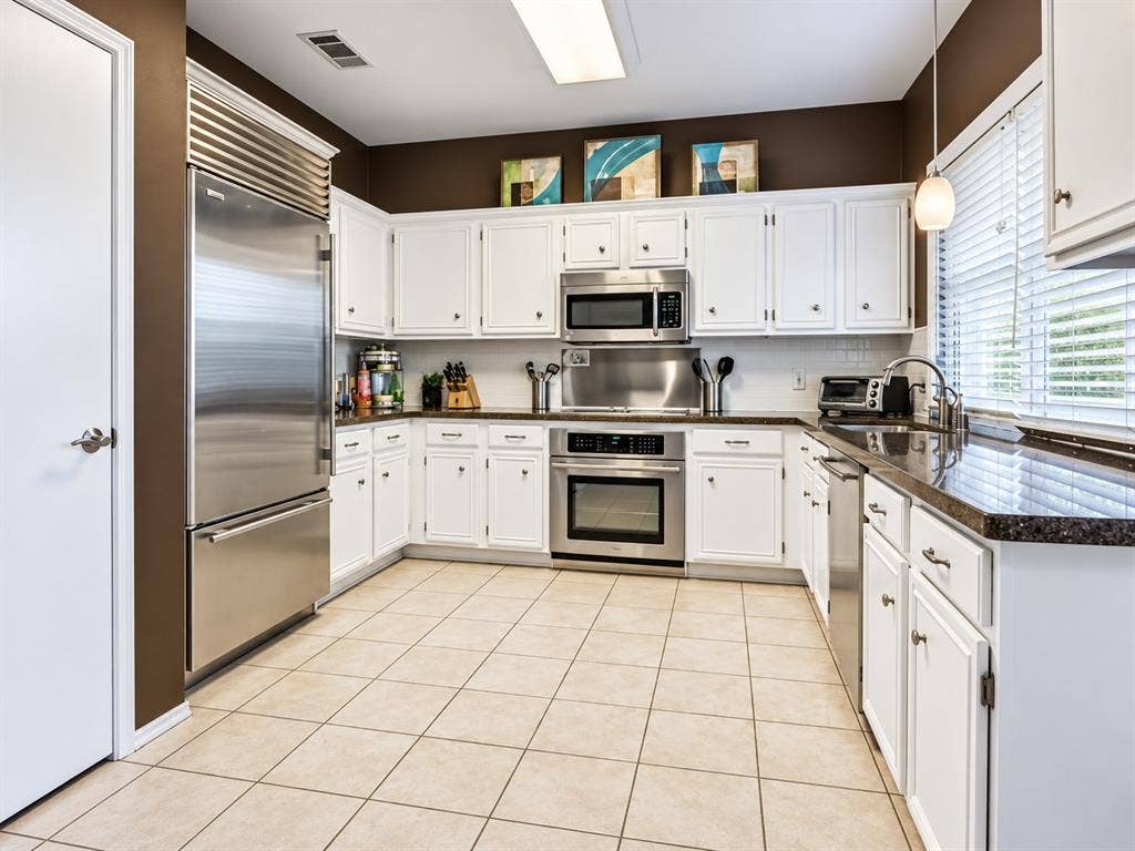 4705 Holly Berry Drive, Plano, TX 75093 4705 Holly Berry Drive, Plano, TX 75093