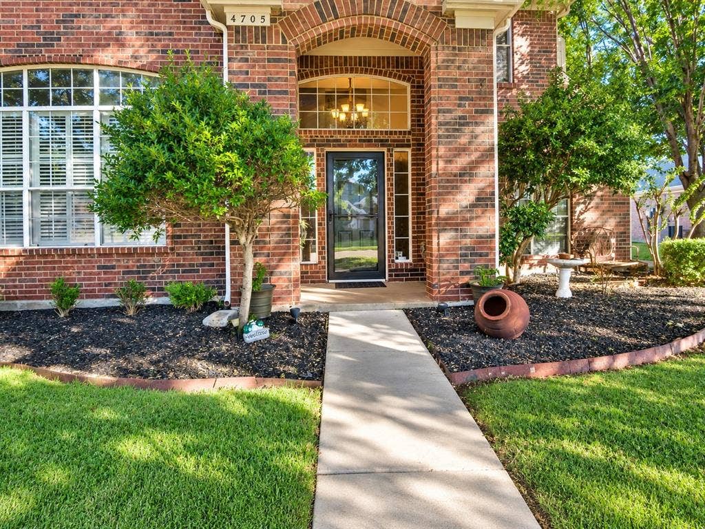 4705 Holly Berry Drive, Plano, TX 75093 4705 Holly Berry Drive, Plano, TX 75093