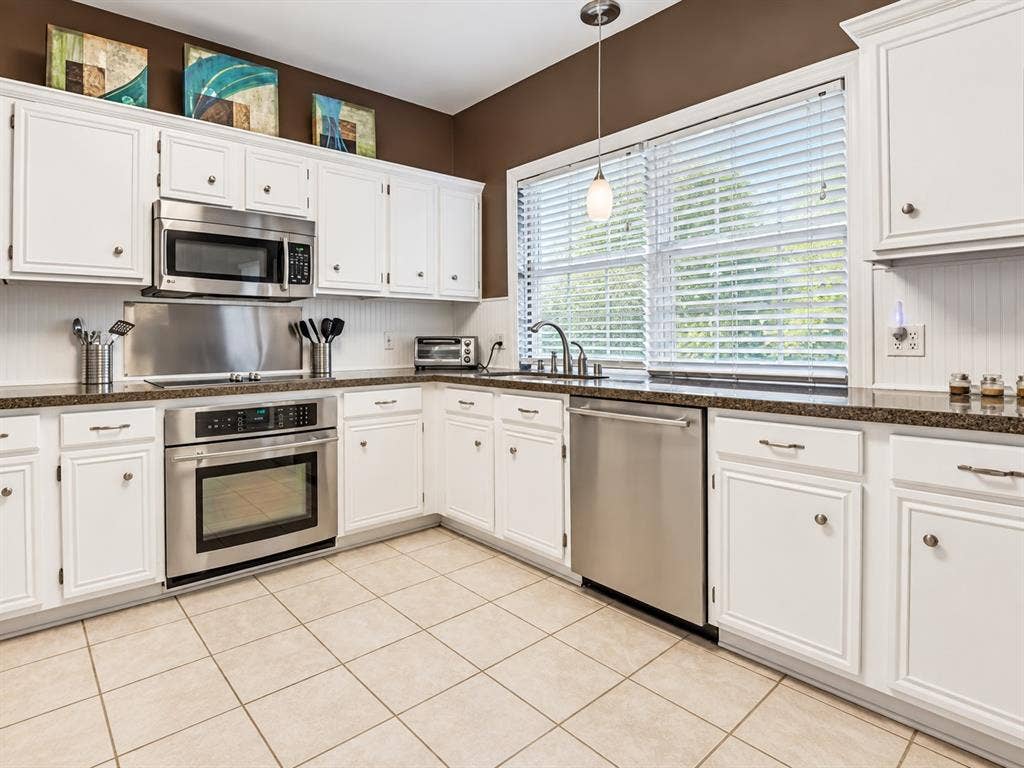 4705 Holly Berry Drive, Plano, TX 75093 4705 Holly Berry Drive, Plano, TX 75093