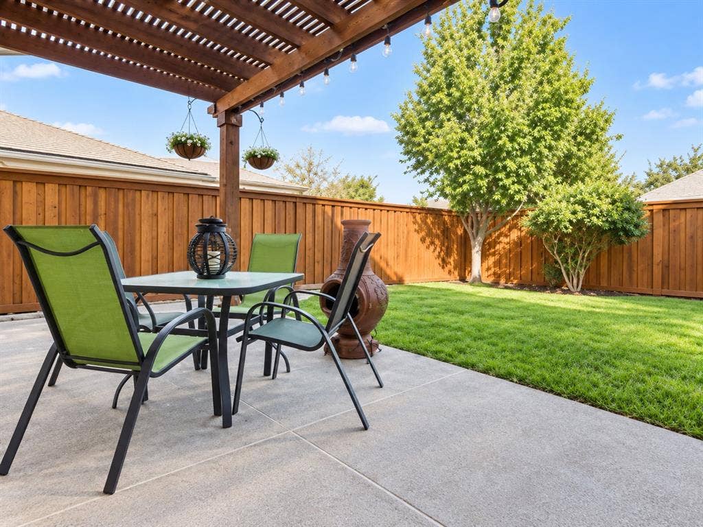 4705 Holly Berry Drive, Plano, TX 75093 4705 Holly Berry Drive, Plano, TX 75093
