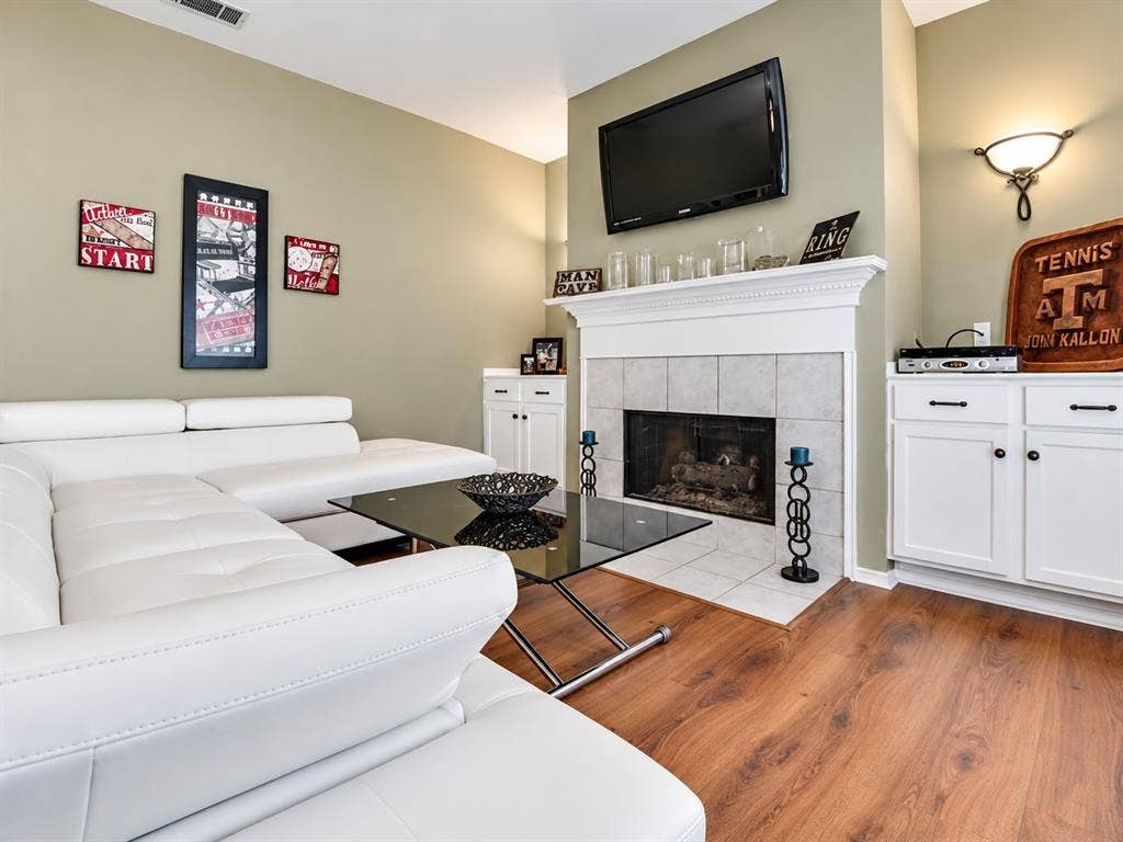 4705 Holly Berry Drive, Plano, TX 75093 4705 Holly Berry Drive, Plano, TX 75093