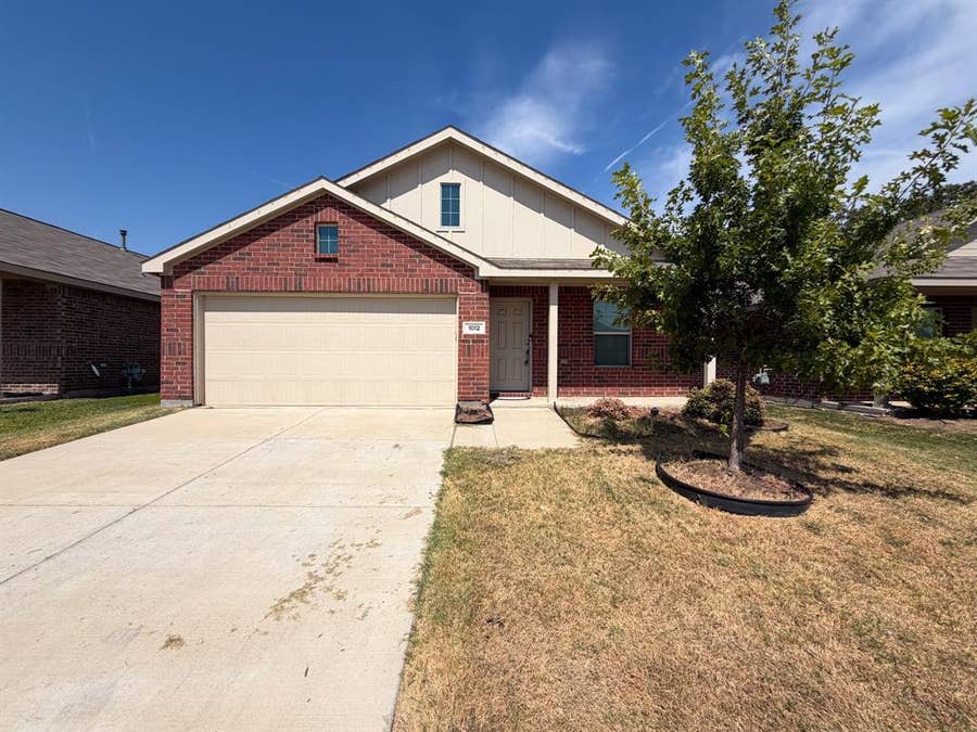 Property photo for 1012 Lady Bird Street, Ennis, TX