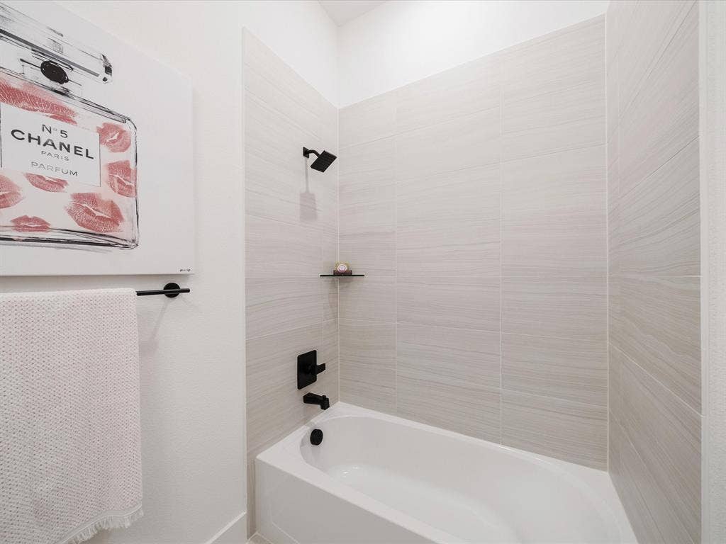 2313 Peters Colony Drive, Little Elm, TX 75036 Full bath featuring shower / bathtub combination
