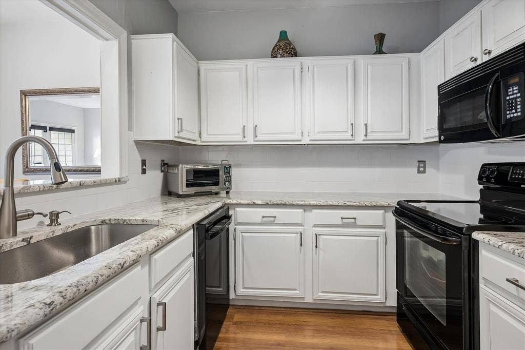 14277 Preston Road, #1028, Dallas, TX 75254 Comes with refrigerator