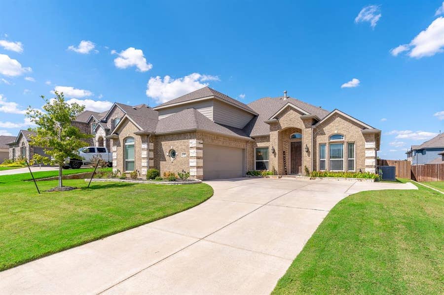 Property photo for 1705 Stags Leap Trail, Kennedale, TX