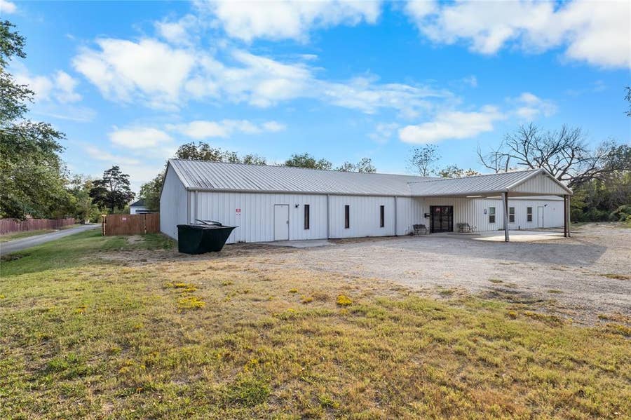 Property photo for 803 CHESTNUT Street, Commerce, TX