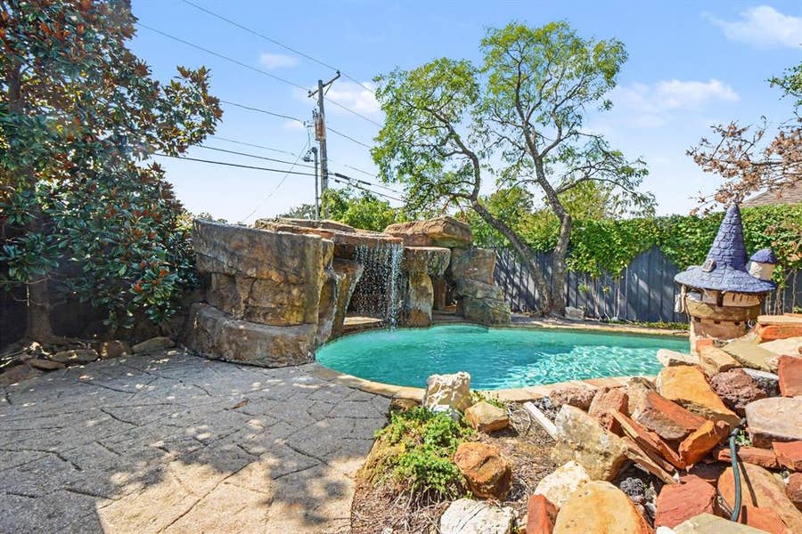 Property photo for 18824 Fortson Avenue, Dallas, TX