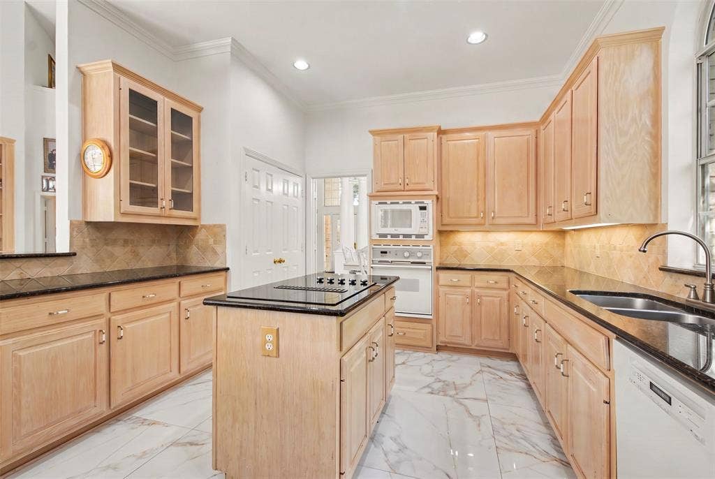 18824 Fortson Avenue, Dallas, TX 75252 18824 Fortson Avenue, Dallas, TX 75252