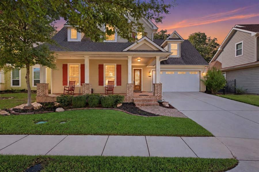 Property photo for 424 Village Way, Argyle, TX