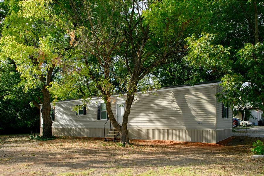 Property photo for 316 S Main Street, Sadler, TX