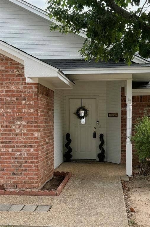 706 Rolling Hills Drive, Hewitt, TX 76643