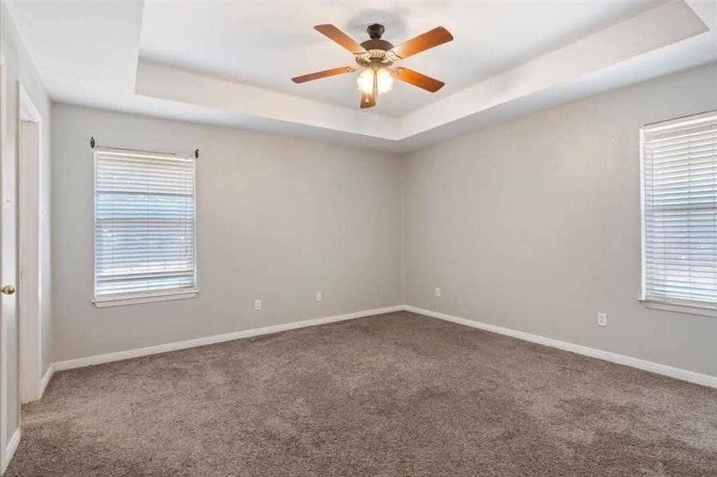 706 Rolling Hills Drive, Hewitt, TX 76643