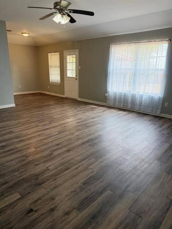 706 Rolling Hills Drive, Hewitt, TX 76643
