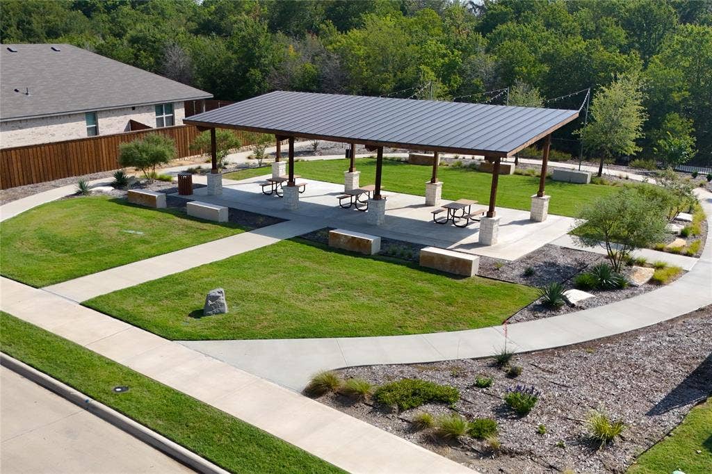 2101 Paradise Valley Drive, Mesquite, TX 75149 2101 Paradise Valley Drive, Mesquite, TX 75149