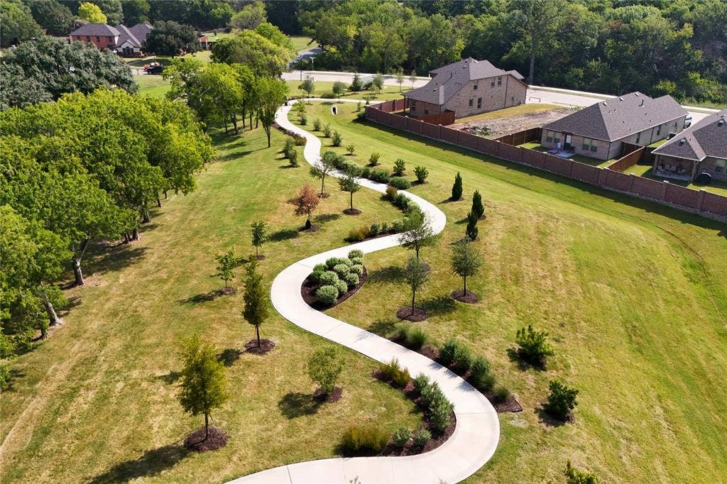 2101 Paradise Valley Drive, Mesquite, TX 75149 2101 Paradise Valley Drive, Mesquite, TX 75149