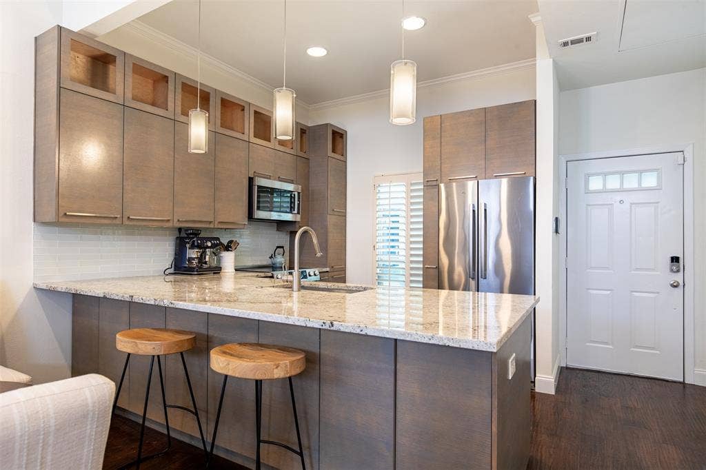 4015 Holland Avenue, #106, Dallas, TX 75219 4015 Holland Avenue, #106, Dallas, TX 75219