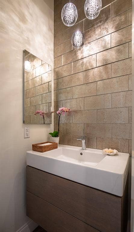 4015 Holland Avenue, #106, Dallas, TX 75219 4015 Holland Avenue, #106, Dallas, TX 75219
