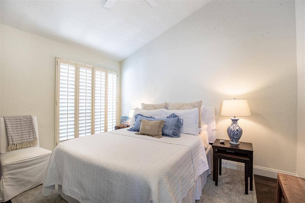 4015 Holland Avenue, #106, Dallas, TX 75219 4015 Holland Avenue, #106, Dallas, TX 75219