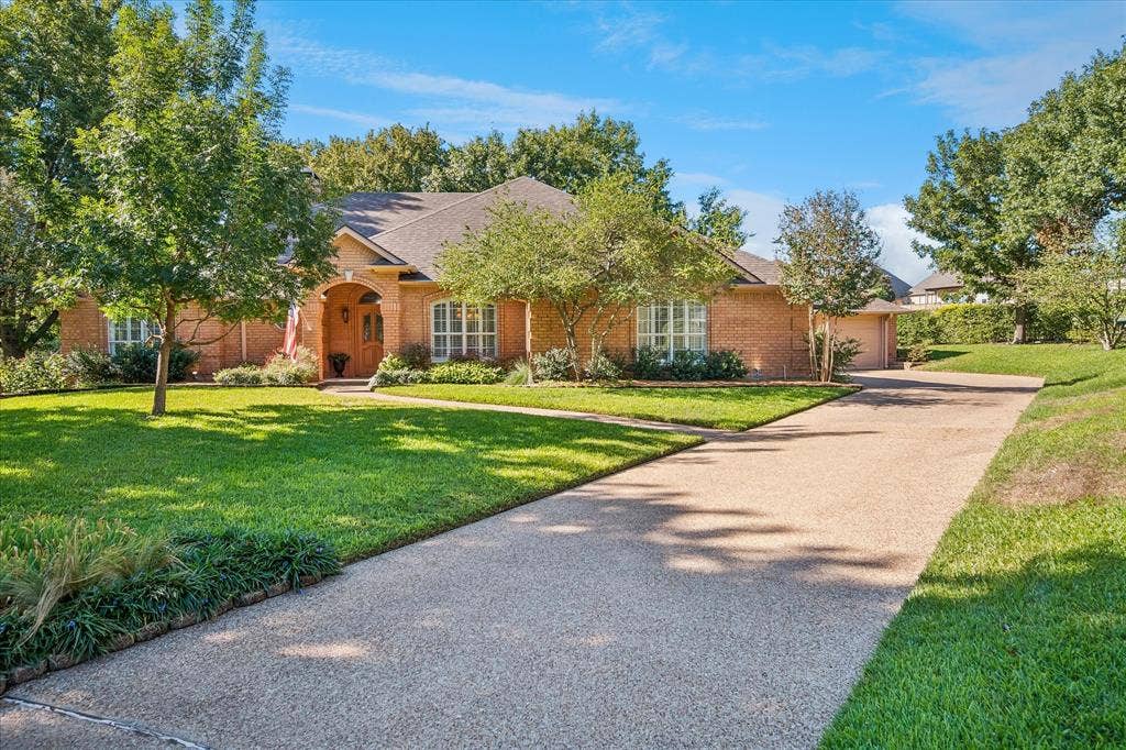 4424 Fair Ridge Drive, Fort Worth, TX 76008