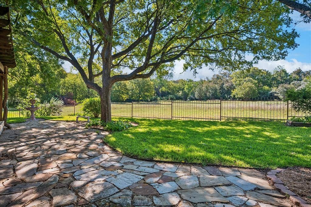 4424 Fair Ridge Drive, Fort Worth, TX 76008
