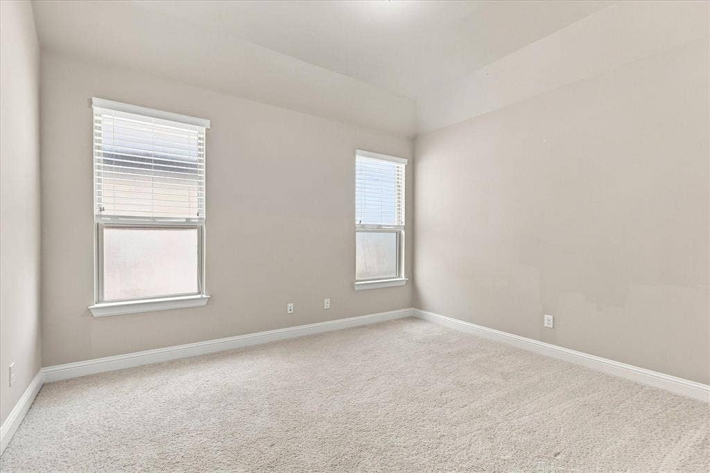 6200 Corsica Way, Plano, TX 75024 Upstairs bedroom with walk-in closet