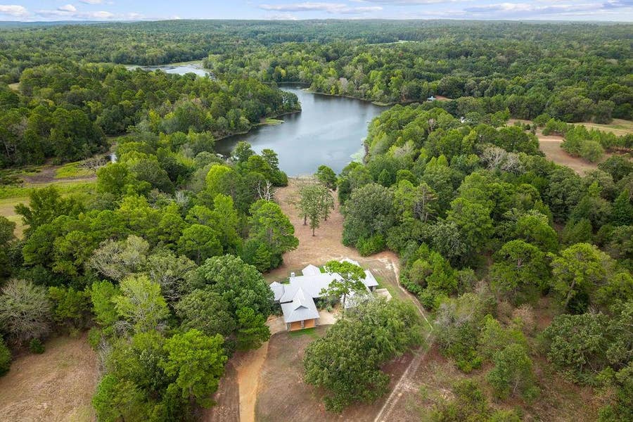 Property photo for 1322 Private Road 7891, Mineola, TX