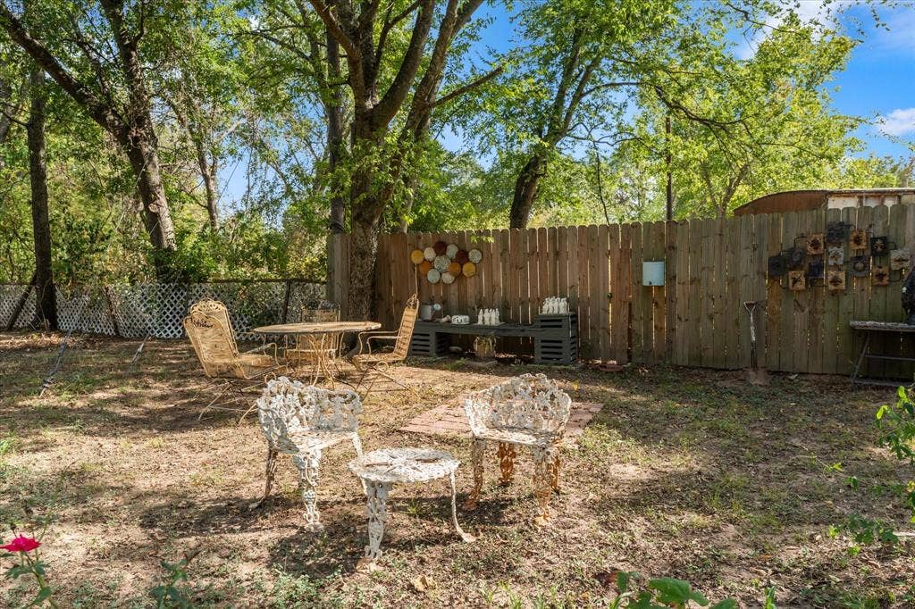 718 Suncrest Drive, Tool, TX 75143 718 Suncrest Drive, Tool, TX 75143