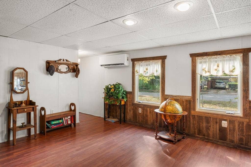 718 Suncrest Drive, Tool, TX 75143 718 Suncrest Drive, Tool, TX 75143