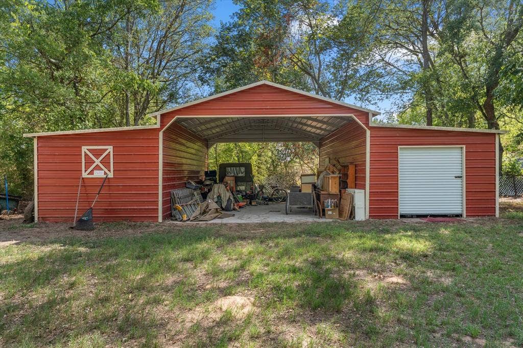 718 Suncrest Drive, Tool, TX 75143 718 Suncrest Drive, Tool, TX 75143