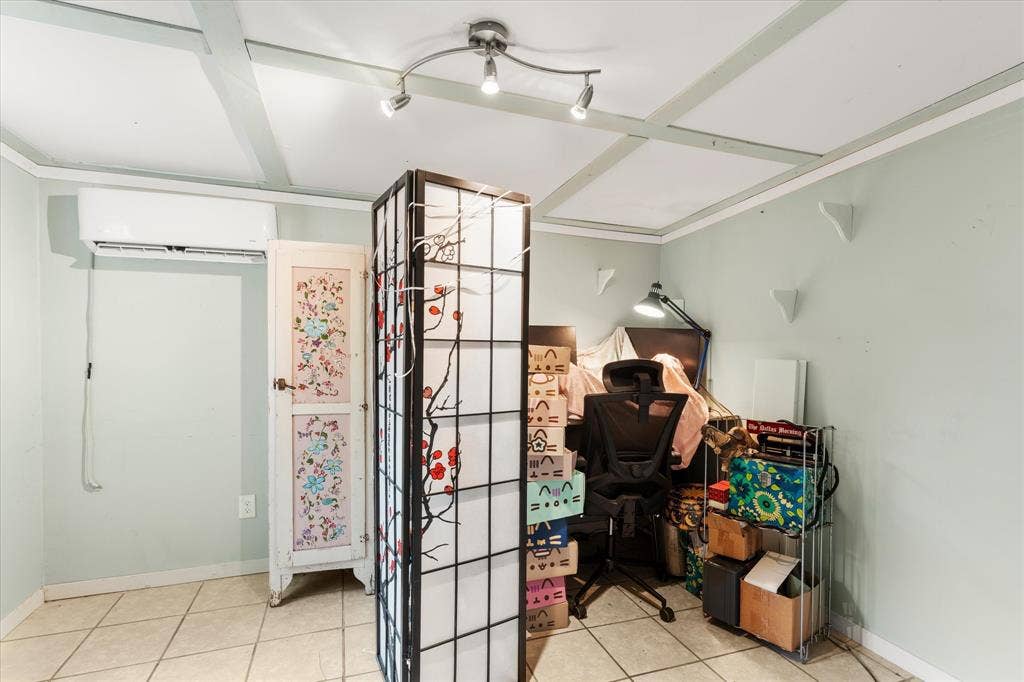 718 Suncrest Drive, Tool, TX 75143 718 Suncrest Drive, Tool, TX 75143