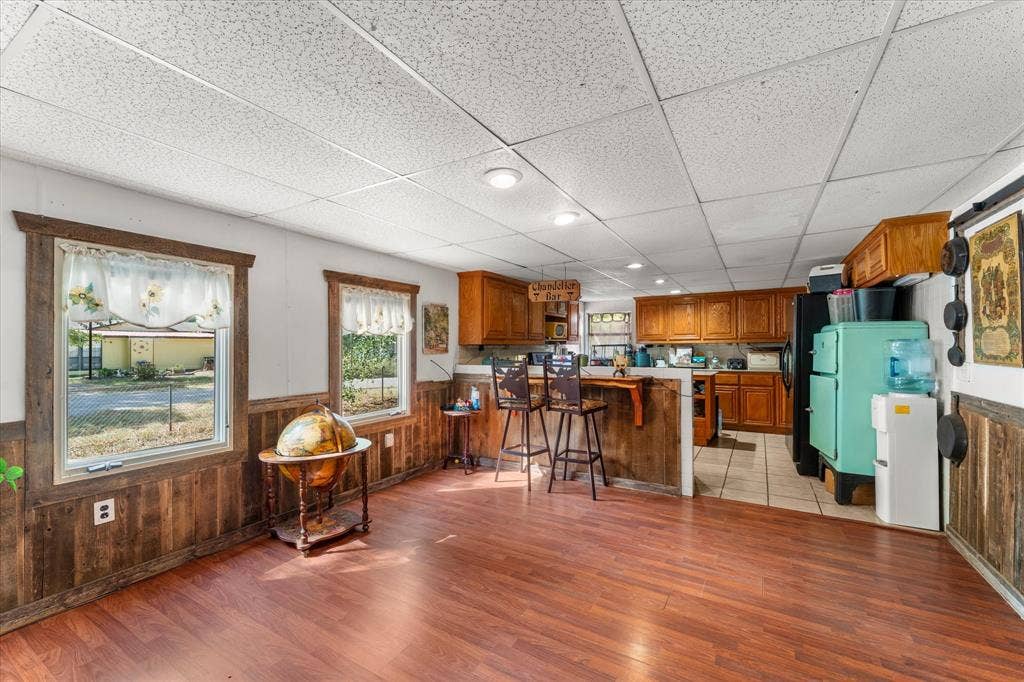 718 Suncrest Drive, Tool, TX 75143 718 Suncrest Drive, Tool, TX 75143