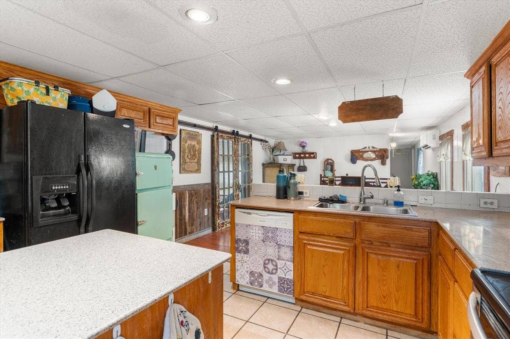718 Suncrest Drive, Tool, TX 75143 718 Suncrest Drive, Tool, TX 75143
