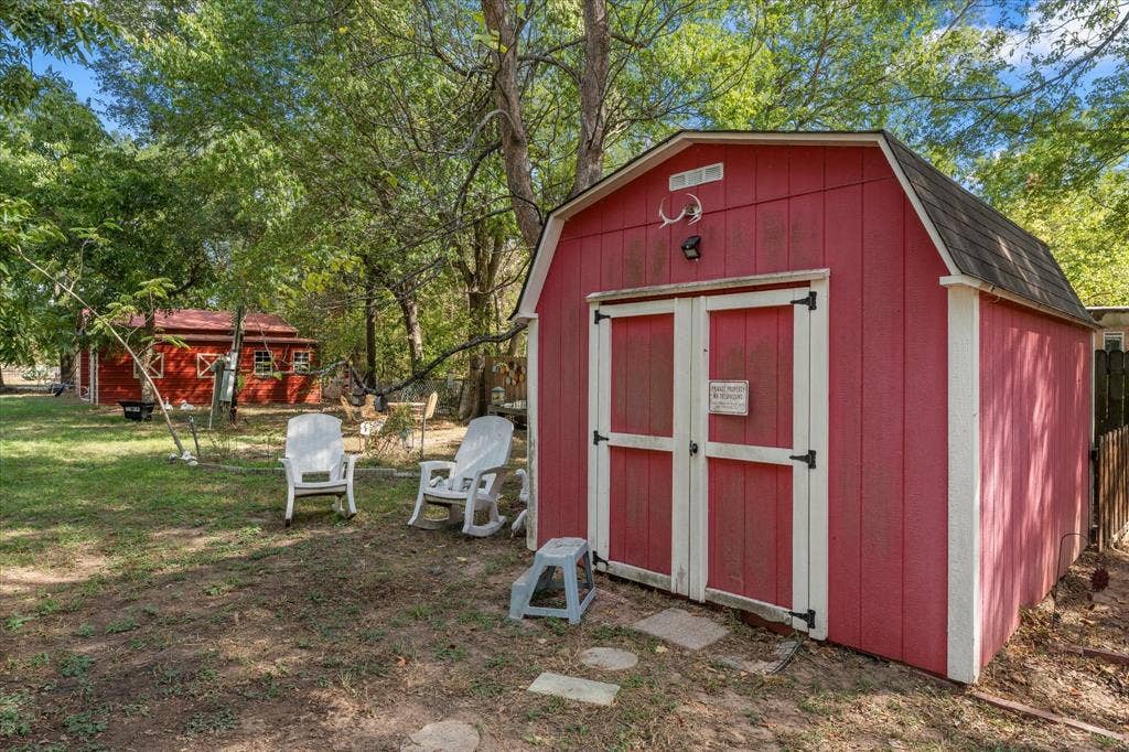 718 Suncrest Drive, Tool, TX 75143 718 Suncrest Drive, Tool, TX 75143