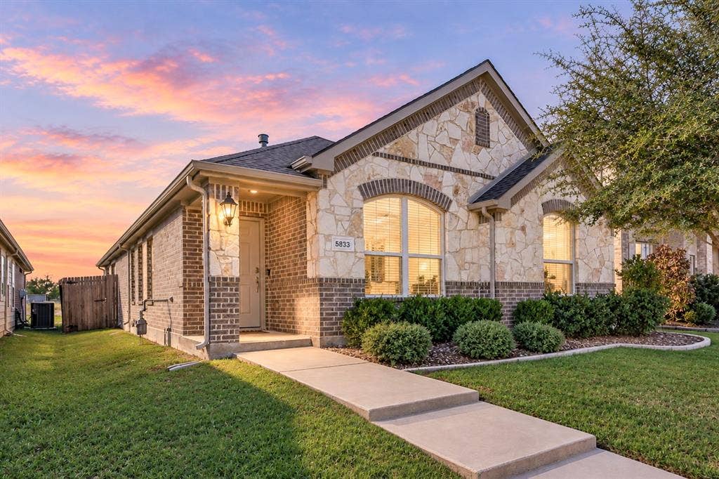 5833 Dew Plant Way, Fort Worth, TX 76123